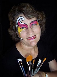 Kristy Elliott - Happy Heart Face Painting